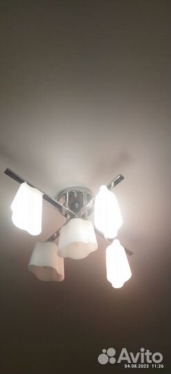 Продам люстры б/у