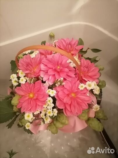 Корзина с цветами. Букеты