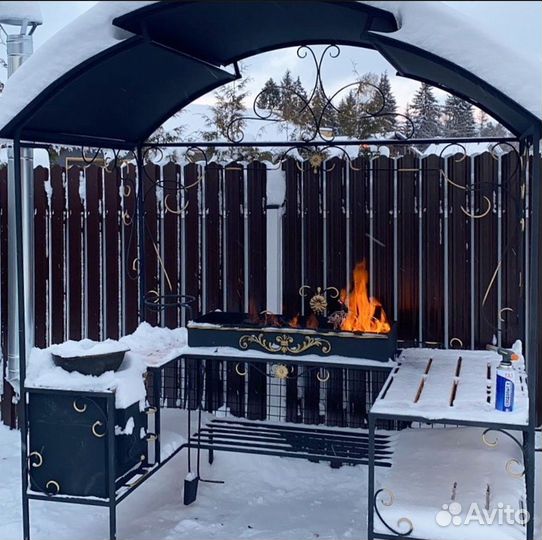 Мангал с крышей из толстого металла Деревенька