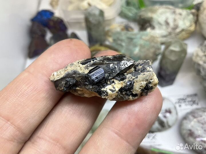 Морион в породе