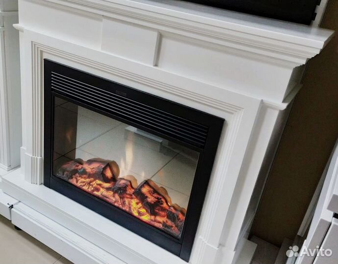 Электрокамин Coventry белый с очагом Moonblaze