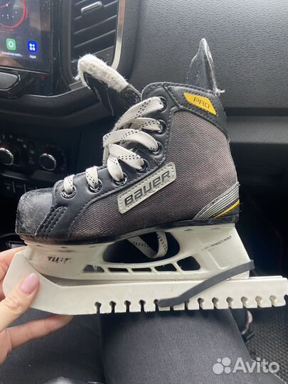 Хоккейные коньки bauer