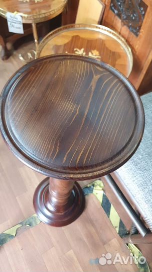 Пара стоек консолей для фигур и ваз