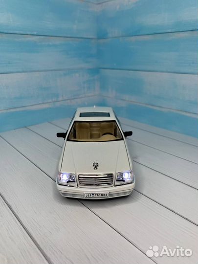 Модель автомобиля Mercedes-Benz S320 (W140) металл