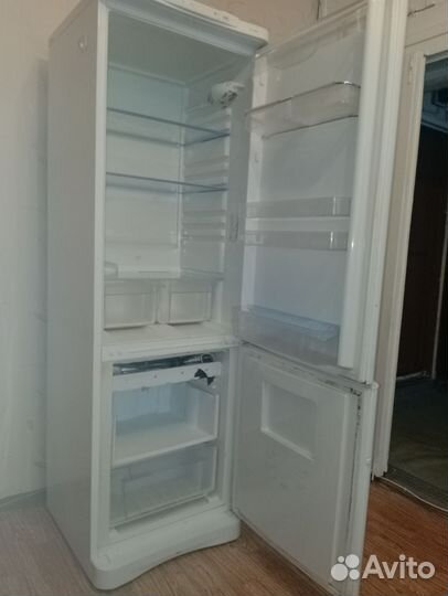 Холодильник бу indesit