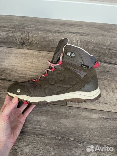 Треккинговые ботинки женские Jack Wolfskin