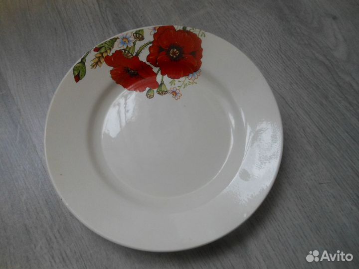 Тарелки и салатники