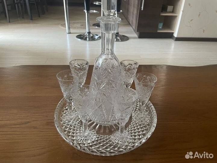 Графин, поднос, рюмки