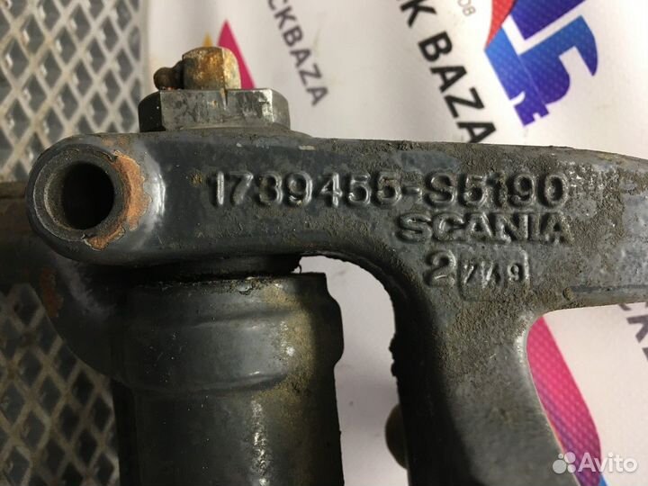 Кронштейн передней рессоры правый