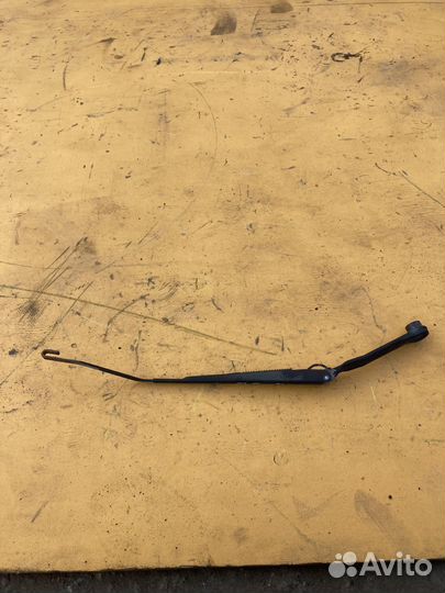 Поводок дворника для Mazda 6 GG 2002-2007