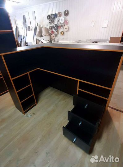 Ресепшн, барная стойка