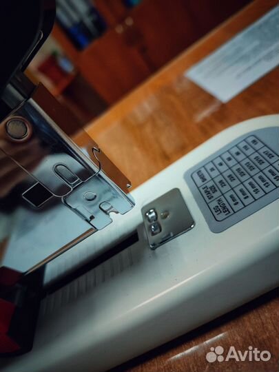 Офисный степлер