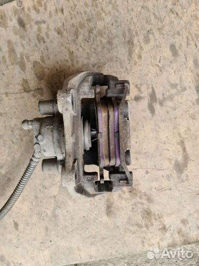 Тормозной супорт задний левый Mercedes W221