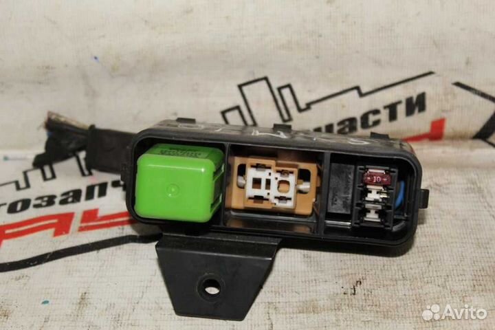 Блок предохранителей toyota gaia ipsum SXM10G SXM1