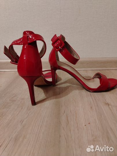 Босоножки женские 39 размер