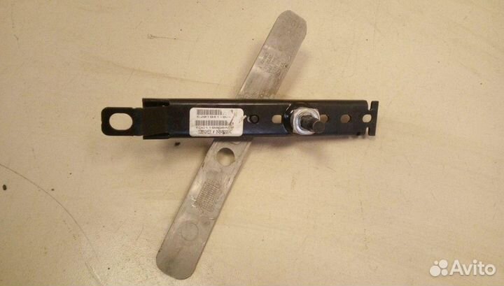 Регулятор высоты ремня безопасности