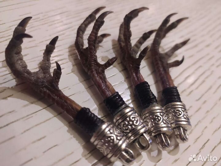 Кулоны из птичьих лап