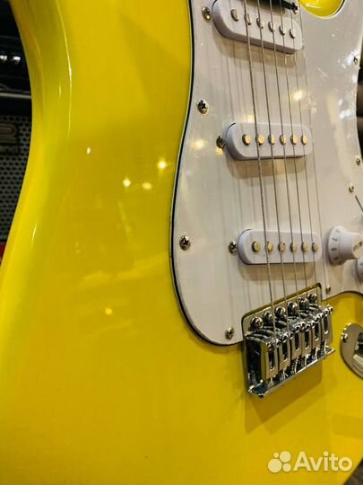 Электрогитара + комбик 15 Вт (Комплект)