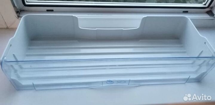 Полки, ящики, балконы, поддоны для холодильников