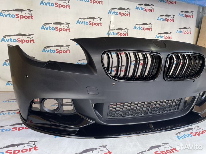 Передний бампер BMW 5 F10 стиль M Performance LCI