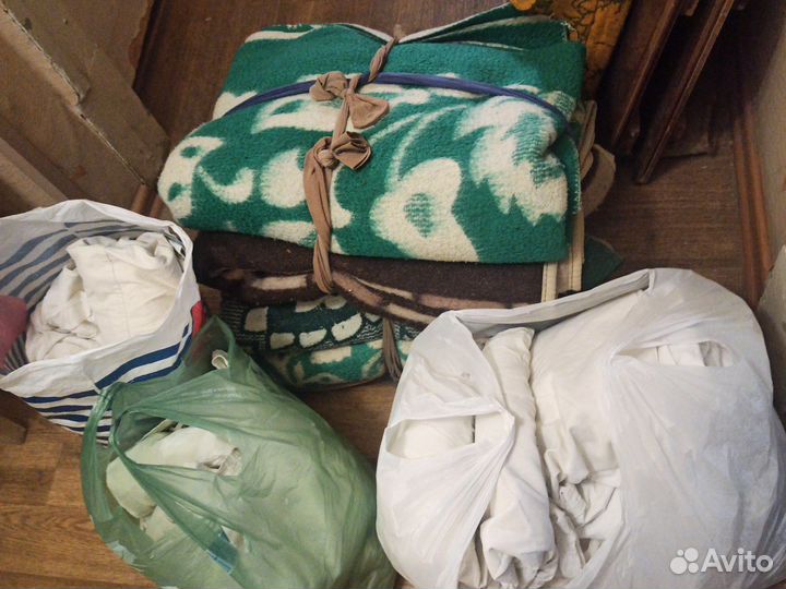 Постельное белье старое (ветошь), старые одеяла