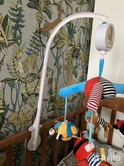 Мобиль карусель музыкальная на кроватку погремушки