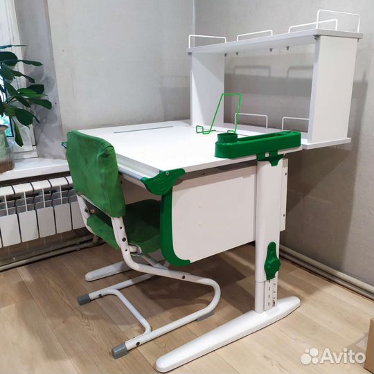 Растущая парта Дэми