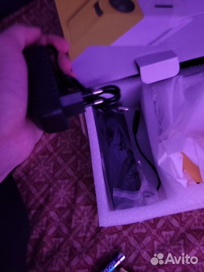 Мини проектор YG300