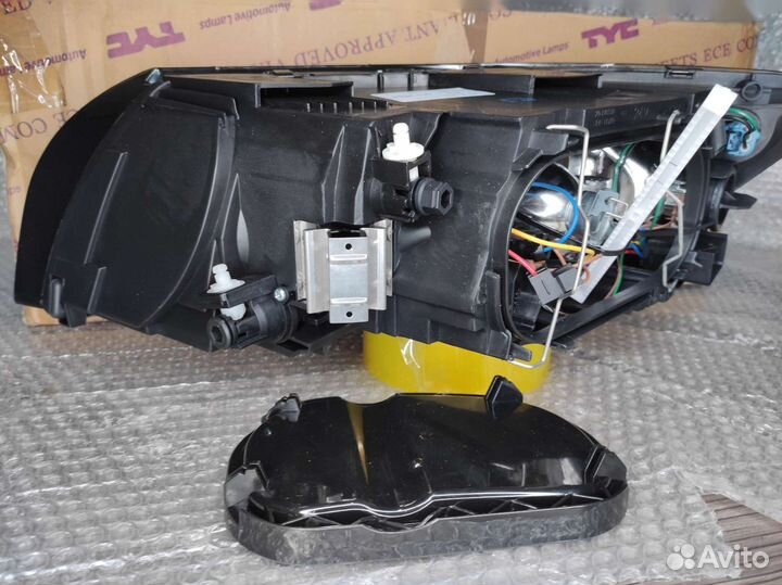 Передняя фара Volvo S40 V50