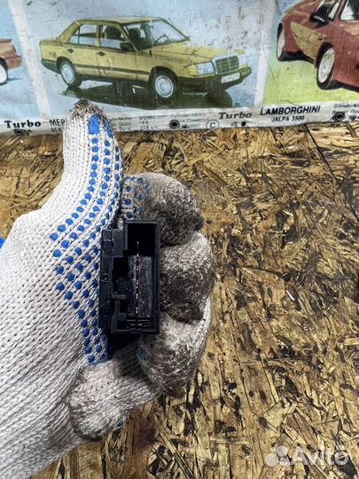 Кнопка обогрева стекла Киа Пиканто 1 SA