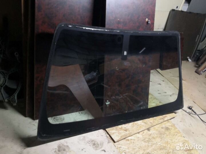 Лобовое стекло Nissan pathfinder r51