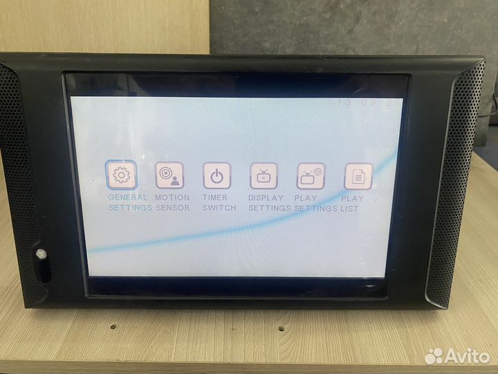 Информационный монитор Advertising player 10 inch