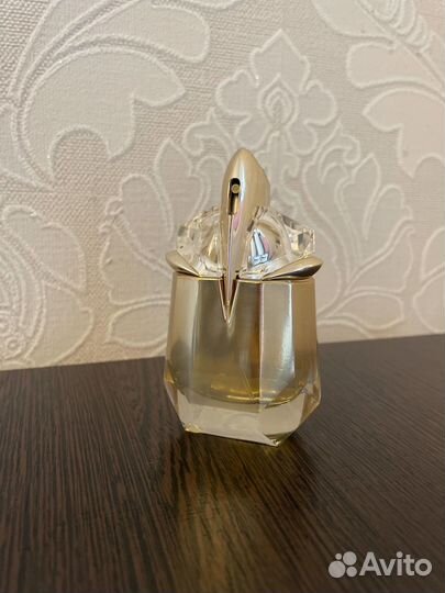 Mugler Alien Goddess