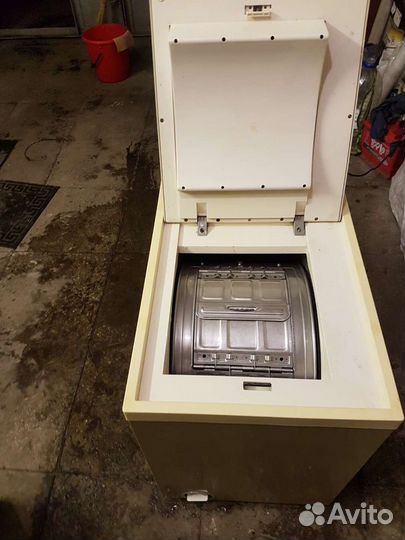 Стиральная машина с вертикальной загрузкой