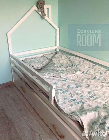 Детская кровать с бортиком