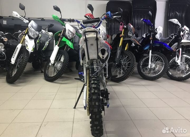 Мотоцикл racer CRF125E