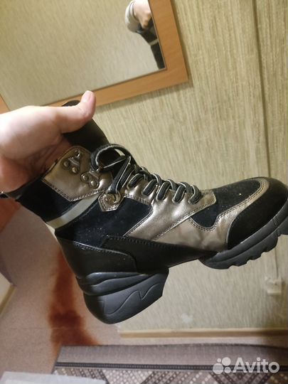 Ботинки женские