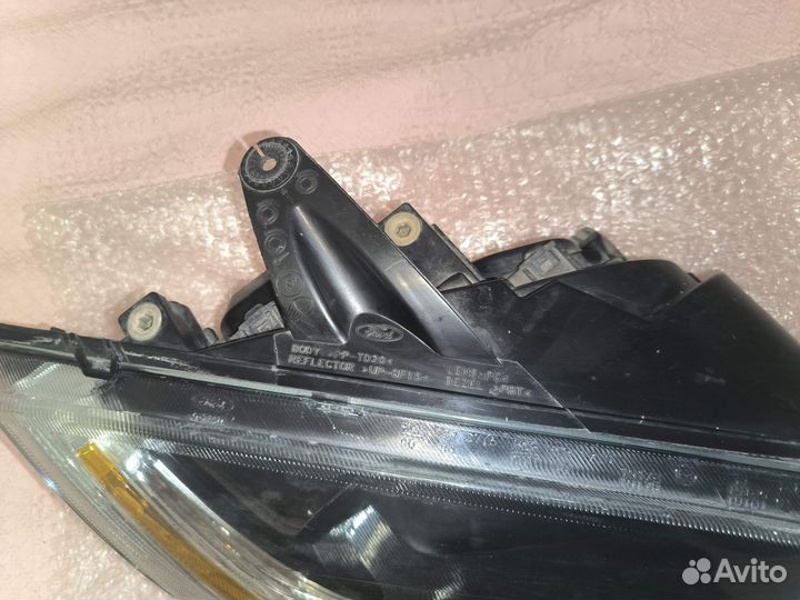 Фара передняя правая Ford Focus 2