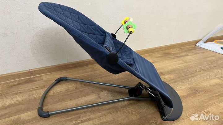 Шезлонг babybjorn