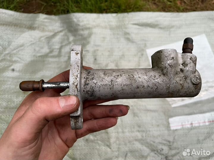 Цилиндр сцепления рабочий VW Passat B3