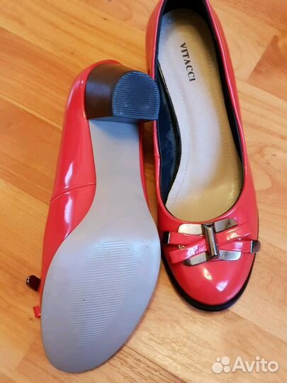 Продам туфли vitacci новые