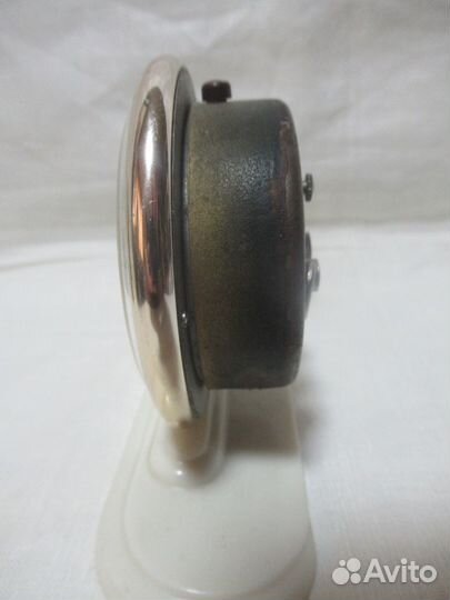 Часы-будильник 