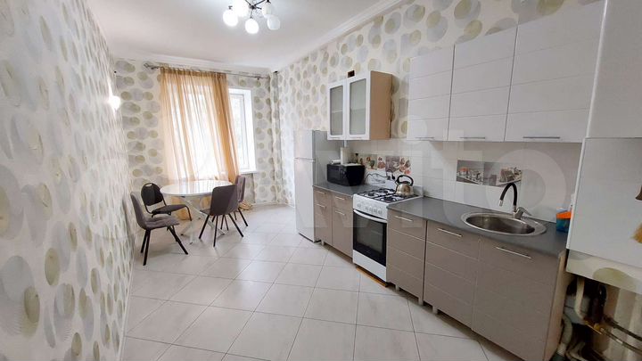 3-к. квартира, 100 м², 2/6 эт.