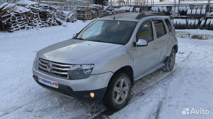 Дверь передняя левая Renault Duster