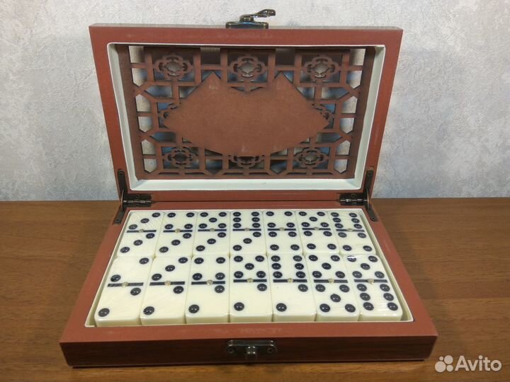 Настольные игры: шахматы, домино, лото