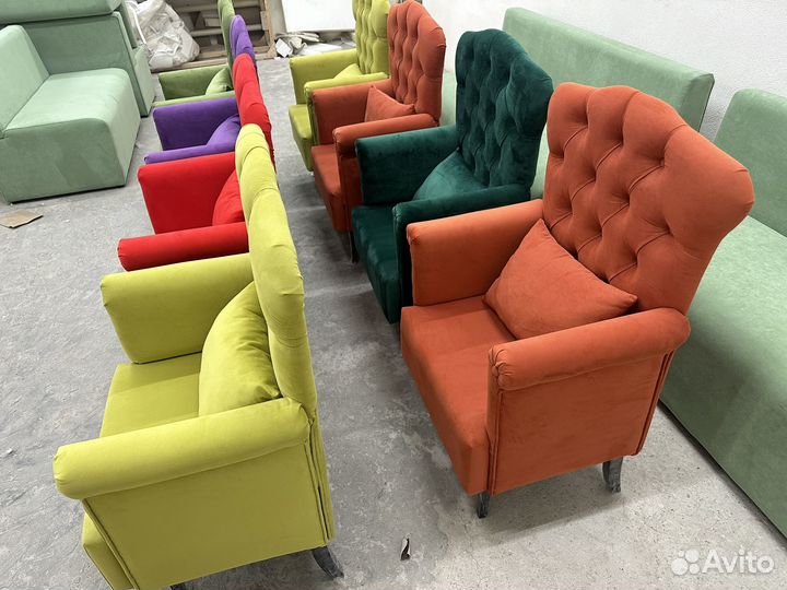 Диваны для кафе и баров 210