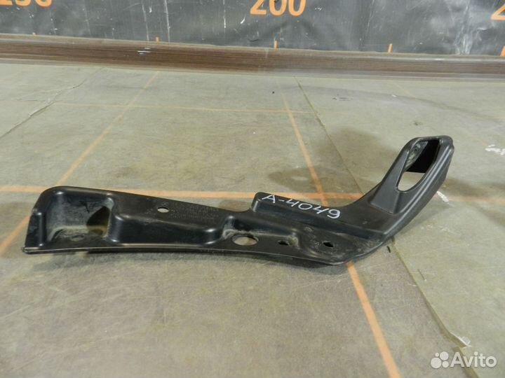 Кронштейн бампера переднего-Mercedes-Benz GLC X253