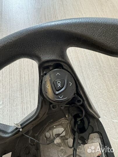 Руль Форд Фокус с кнопками и проводкой