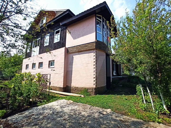 Дом 228 м² на участке 6,1 сот.