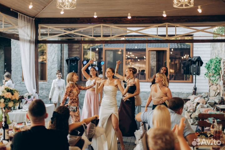 Ведущая (тамада) +Dj(муз. оборуд.)